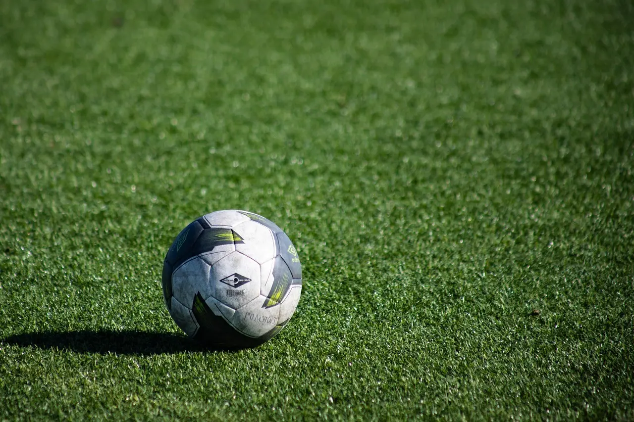 Røde kort, straffespark og en deciderende overtidsafslutning – overblik over Super League 2, runde 6