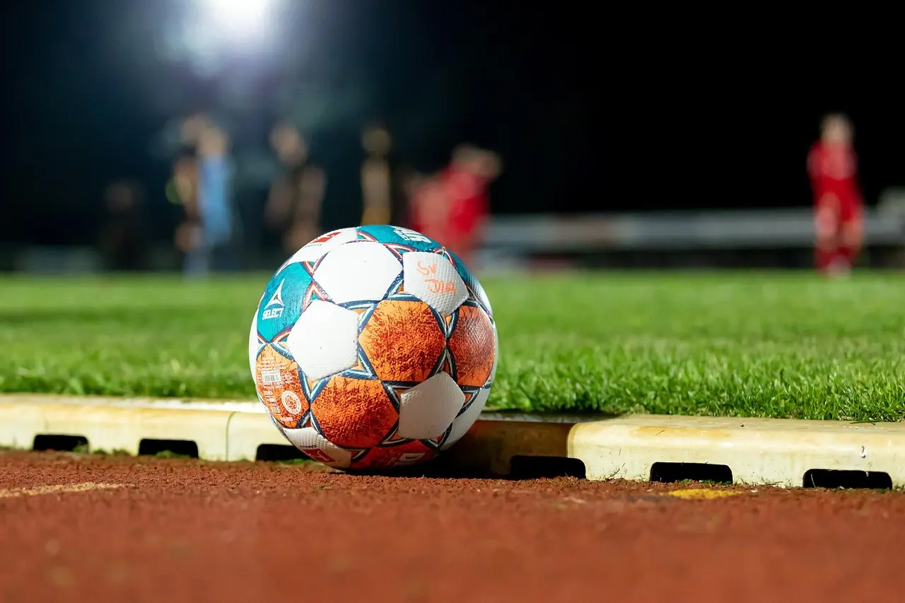 Storsejre, sene udligninger og hårde dueller: Rundedrama i Super League 1 runde 11