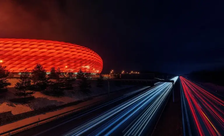 Bagageopbevaring nær Leoforos (Apostolos Nikolaidis Stadion) og OAKA på kampdag