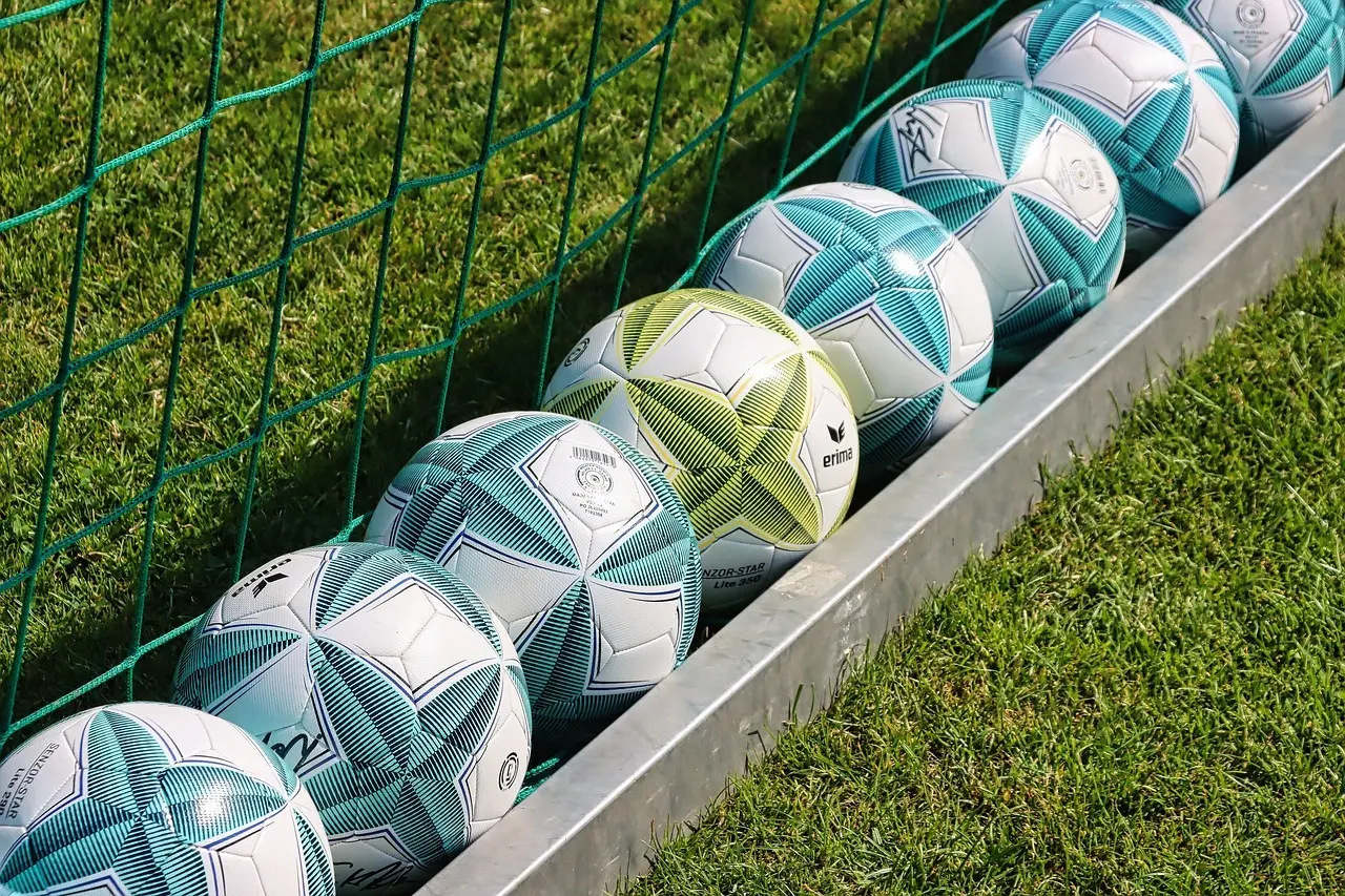 På hvilke måder har teknologi forbedret græsk fodbold?