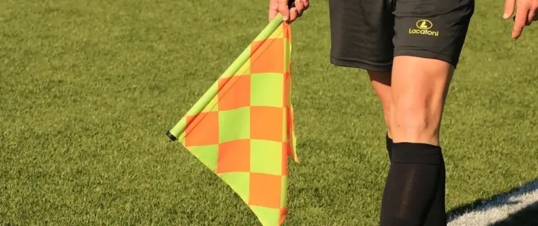 Super League 1 runde 24: Panathinaikos i målhumør, VAR-drama i Volos og nulgysere i Thessaloniki og Piraeus